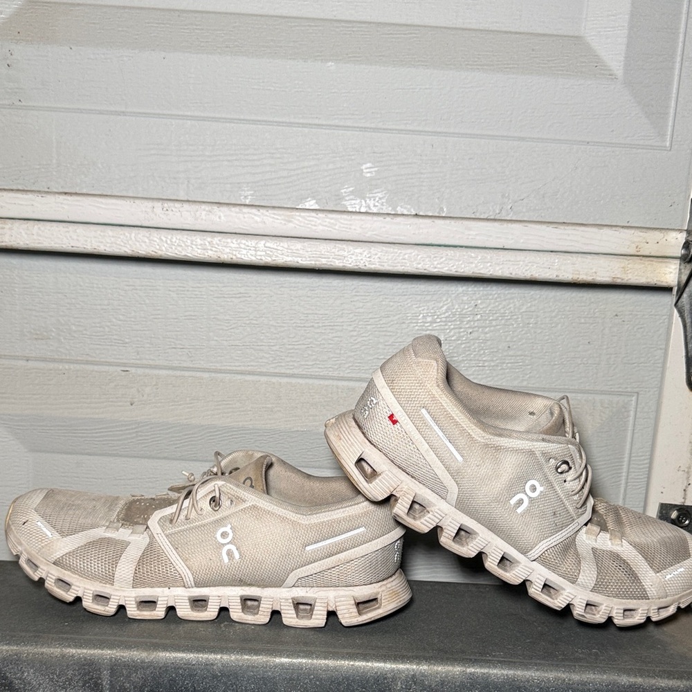 On Running On Cloud 5 Women's Shoes Size 9.5 White